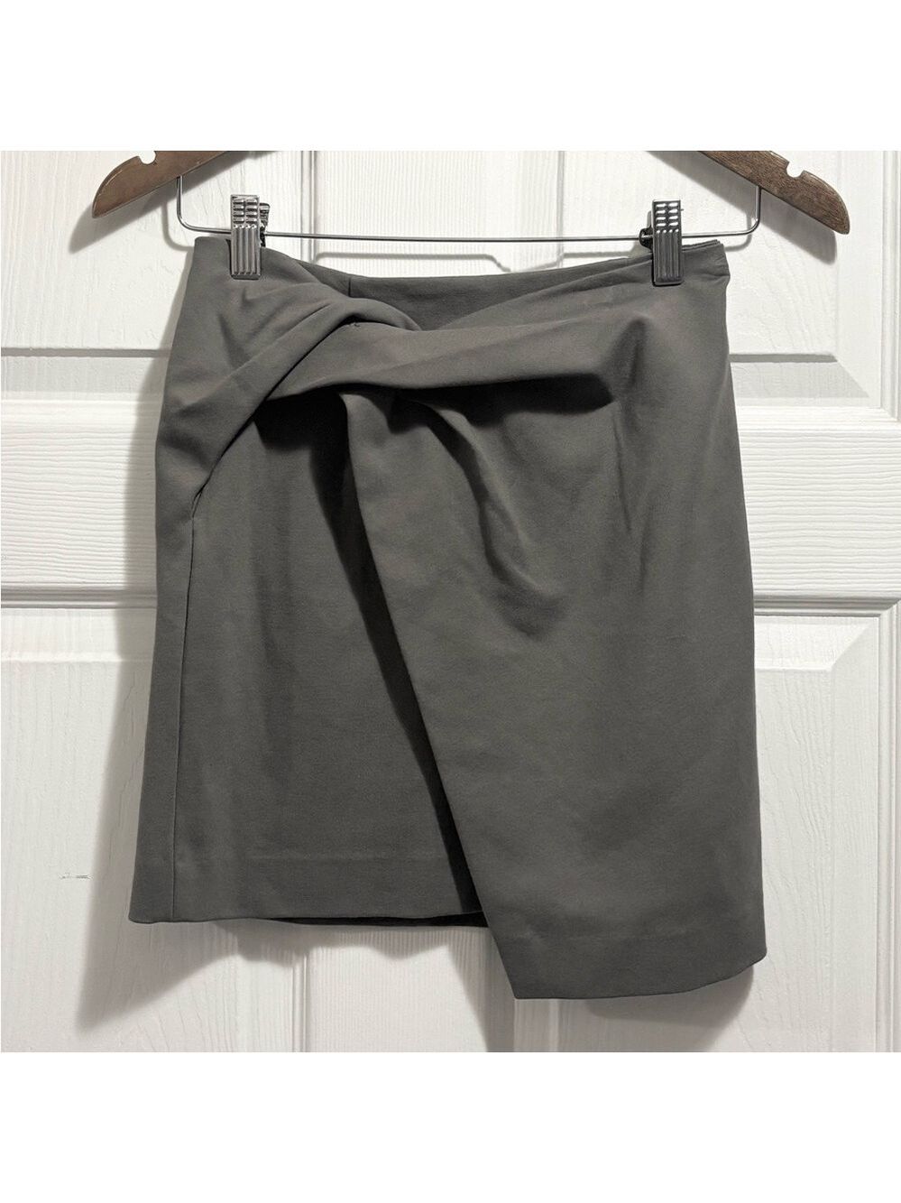 Aritzia Babaton Jethro Grey Faux Wrap Mini Skirt in Grey Size 00